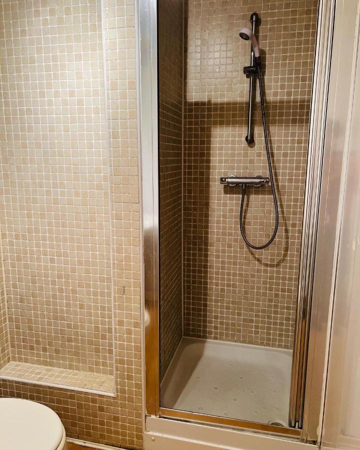 Modern 2Bed 2Bath Ground Floor Apartment 에든버러 외부 사진